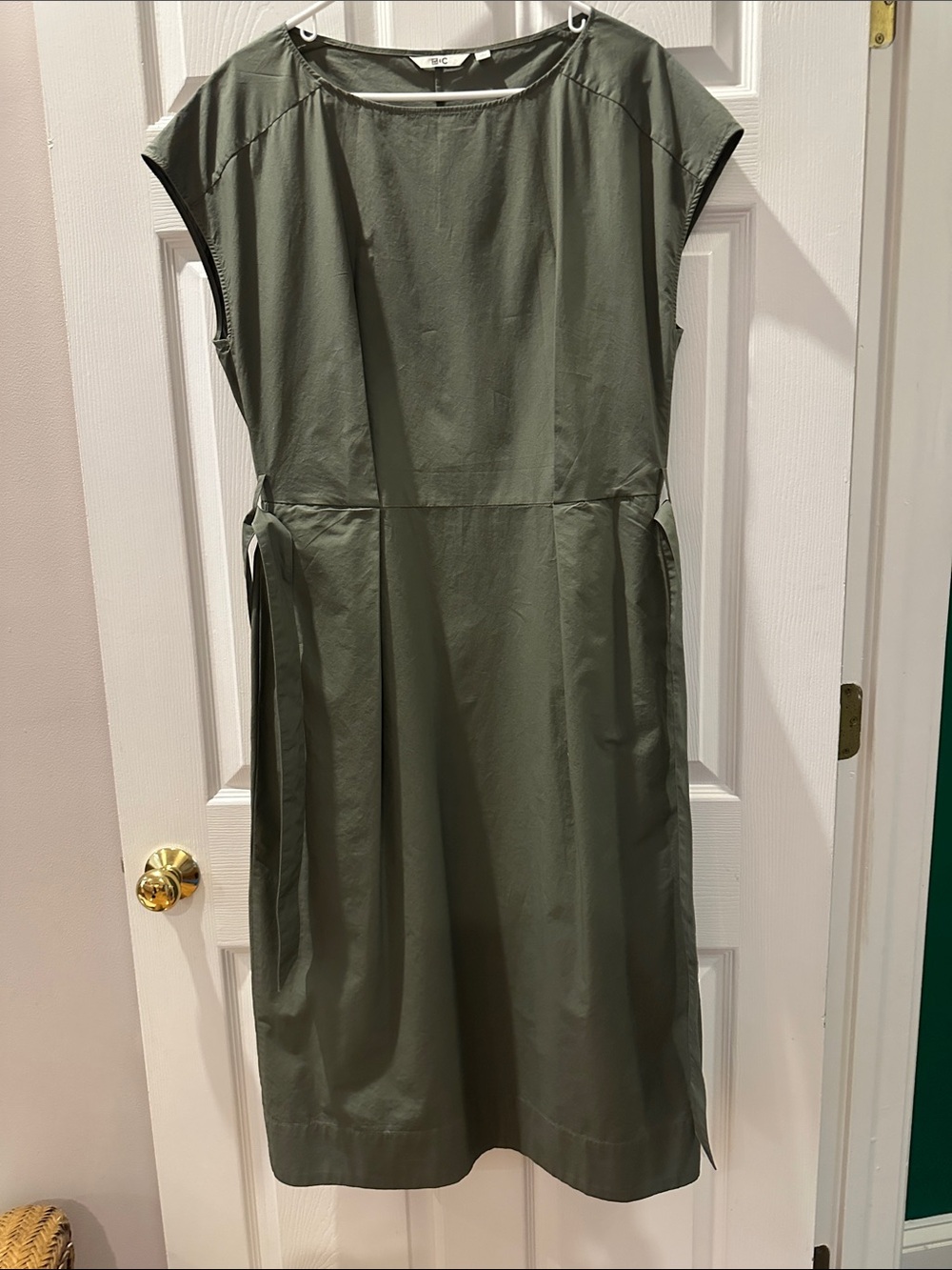 Uniqlo Olive Green Skirt with Clean Waistband